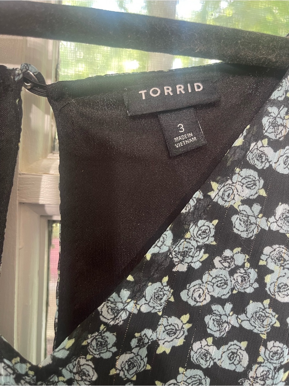 Torrid Mini Lurex Chiffon Tiered Dress Floral Painted Roses Black Plus 3 /3X - Picture 2 of 9
